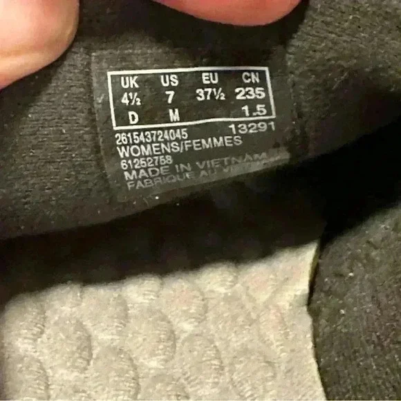 Clarks Pawley Wes Sneaker, Leopard Print Suede, Womens Size 7 **Like New** - Picture 10 of 10